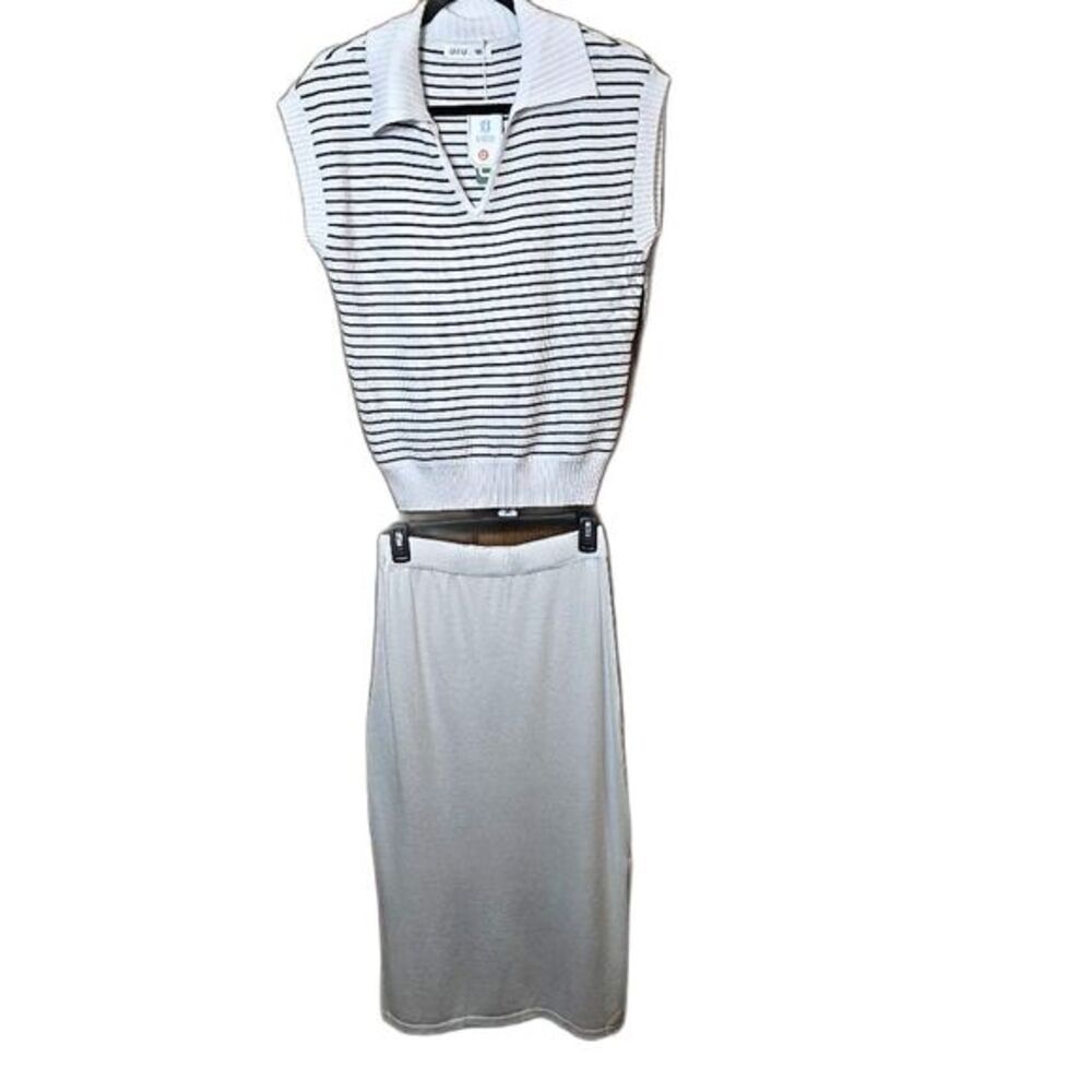 UEU 2-Piece Sweater Skirt Set – Women's M, Black & White Office Chic NEW